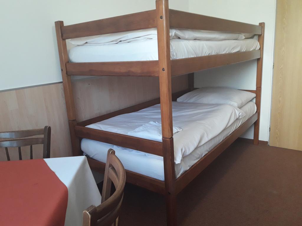 Hostel Sokol Troja ปราก ภายนอก รูปภาพ